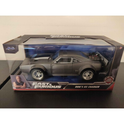 Jada 1/24 Doms Ice Charger Fast and Furious 8 98291 - Box beschädigt