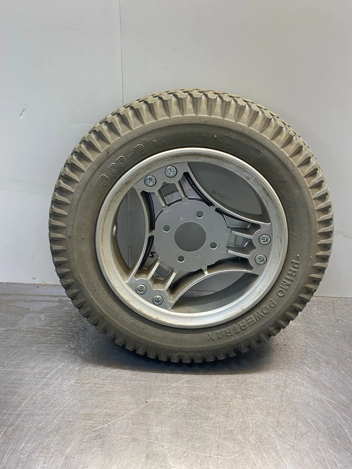 Ruedas motrices 14" 3,00-8 Permobil M300 neumático de espuma sólida (E3/114) Foto 4 de 4