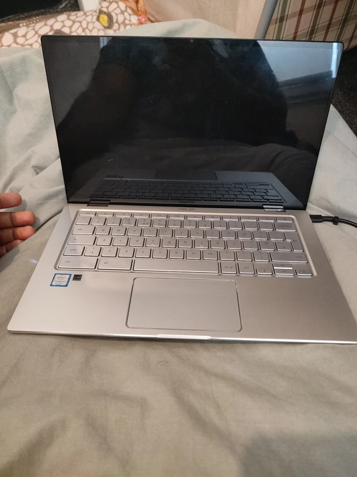 ASUS C434TA-AI0080 14in. 1.1 GHz 4GB 128GB Touchscreen Notebook - Silver - Image 2 of 3