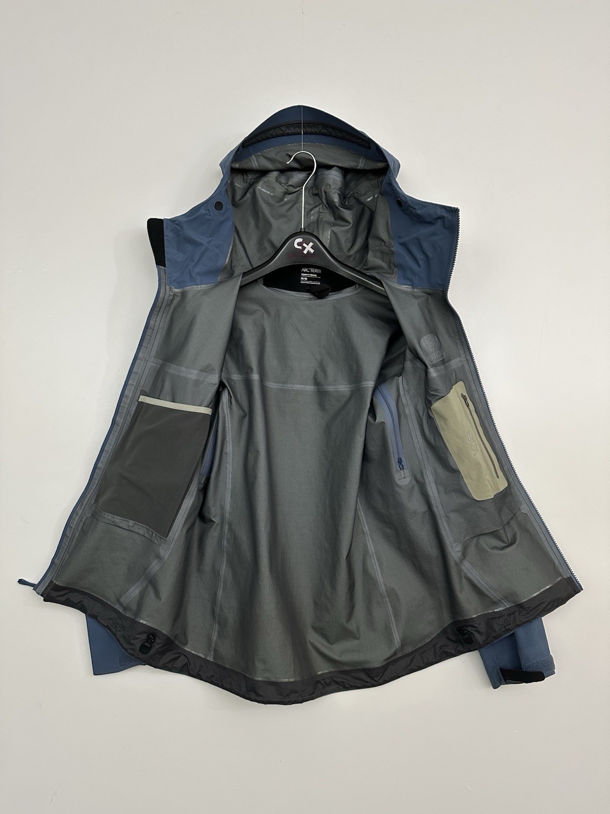 Arc'teryx Alpha SV GORE-TEX Pro Jacket, Size M, Women's, Moonlit Blue RECCO image 7