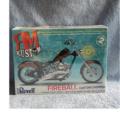 Revell RM Kustom Fireball Custom Chopper 1:12 Plastic Model Kit 85-7319