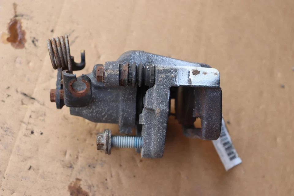 Pinza de freno trasera izquierda Ford Flex 2014-2019 OEM Foto 4 de 4