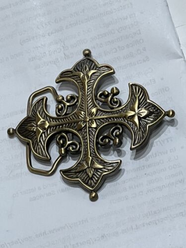 Fibbia per cintura a croce in ottone vintage stile medievale - Foto 2 di 6