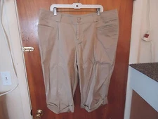 Womens Gitano Size 22 W Beige Capri Pants " BEAUTIFUL PAIR "