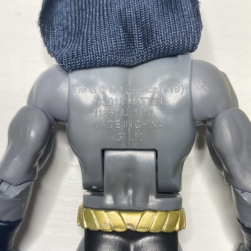 Dick Grayson Batman - Killer Croc Wave - DC Multiverse Mattel Loose Figure - Picture 4 of 4