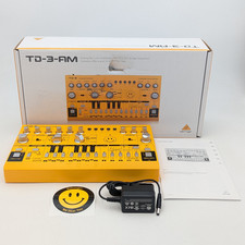 Behringer TD-3 Analog Bass Line Synthesizer W/16-Step Sequencer TD-3-FIM 