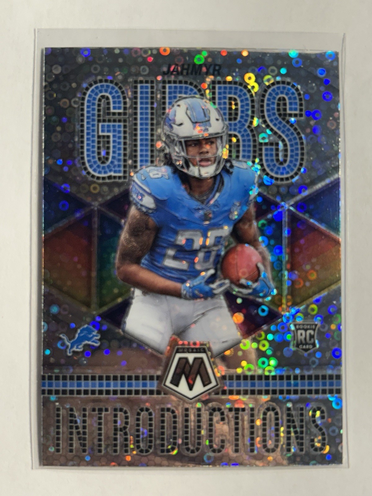 2023 Panini Mosaic - Introductions Jahmyr Gibbs #I-5 No Huddle Silver Prizm (RC)