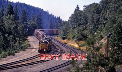 PHOTO  USA RAILWAY UP 6061 EASTBOUND MIXED MANIFEST AT EMIGRANT GAP DONNER PASS.