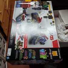 Hasbro Transformers Generations Titan Fortress Maximus Action Figure - B6118