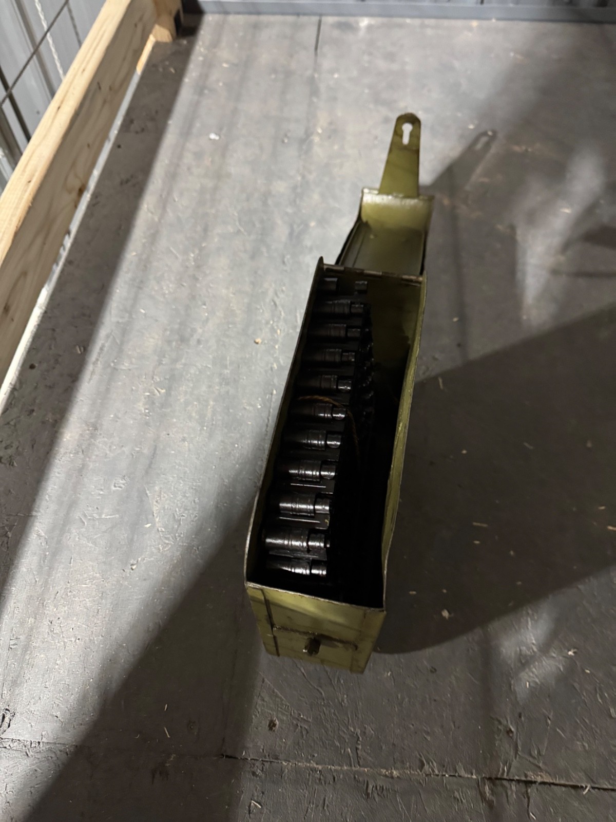 ORIGINAL WWII SOVIET RUSSIAN MAXIM 250RD AMMO CAN & AMMO BELT