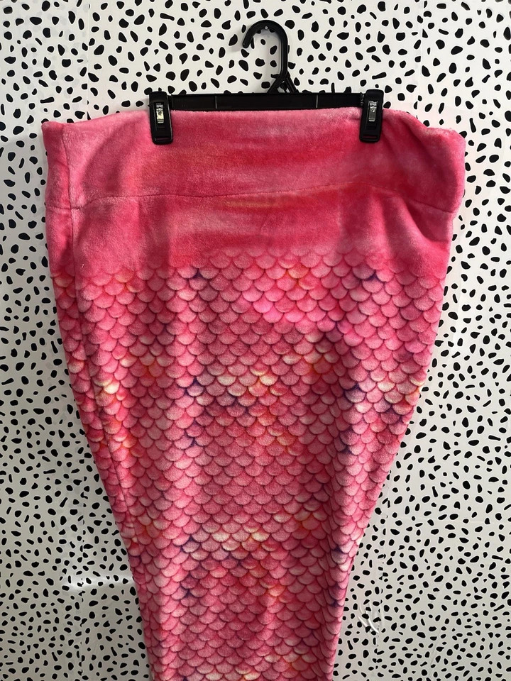 Kids Mermaid Tail Blanket Pink OS - Image 4 of 4