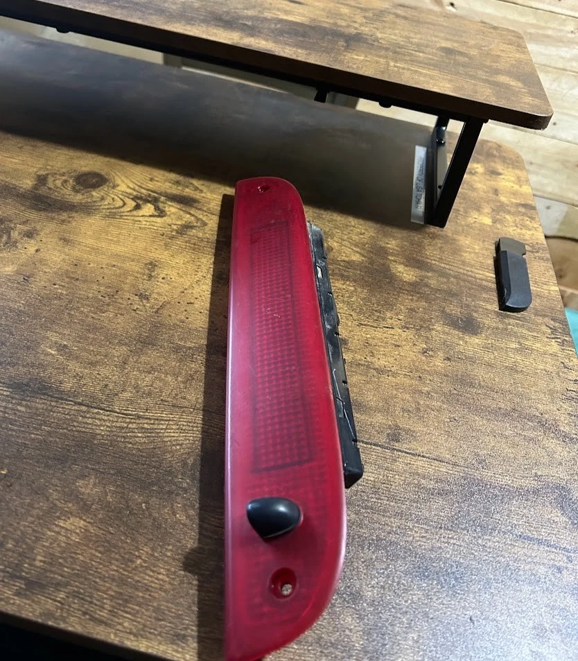 08-12 Ford Escape 08-11 Mariner tercera luz de freno lámpara de montaje alto 4SPX-13N410-A Foto 2 de 3