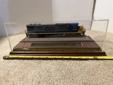 Rare! CSX 8704 Locomotive 10 SD60 diecast model display HO train engine.