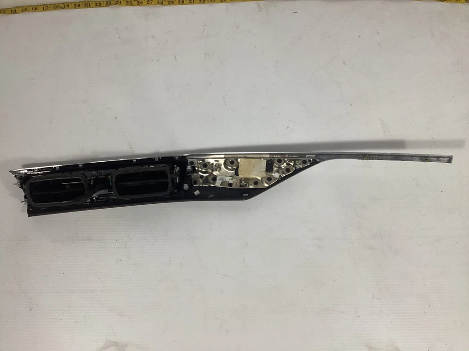 BMW M4 2015-2018 embellecedor de tablero central con ventilación de aire 923122913 OEM. Foto 2 de 4