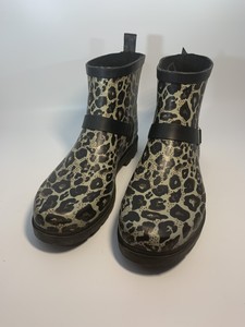 leopard print rain booties