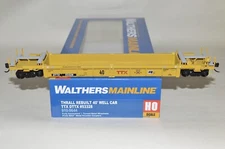 HO scale Walthers Trailer Train TTX DTTX 40' Thrall containers well car 53328
