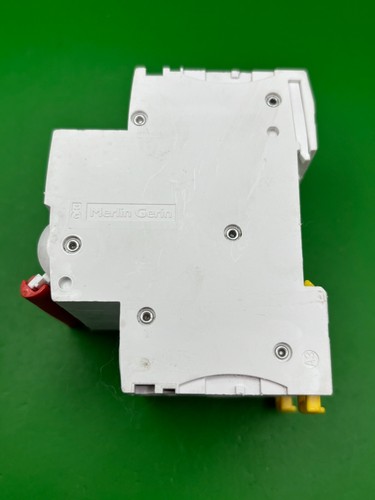 Schneider ISW 125A 415V 3 Phase Main Switch Disconnector - Picture 2 of 4