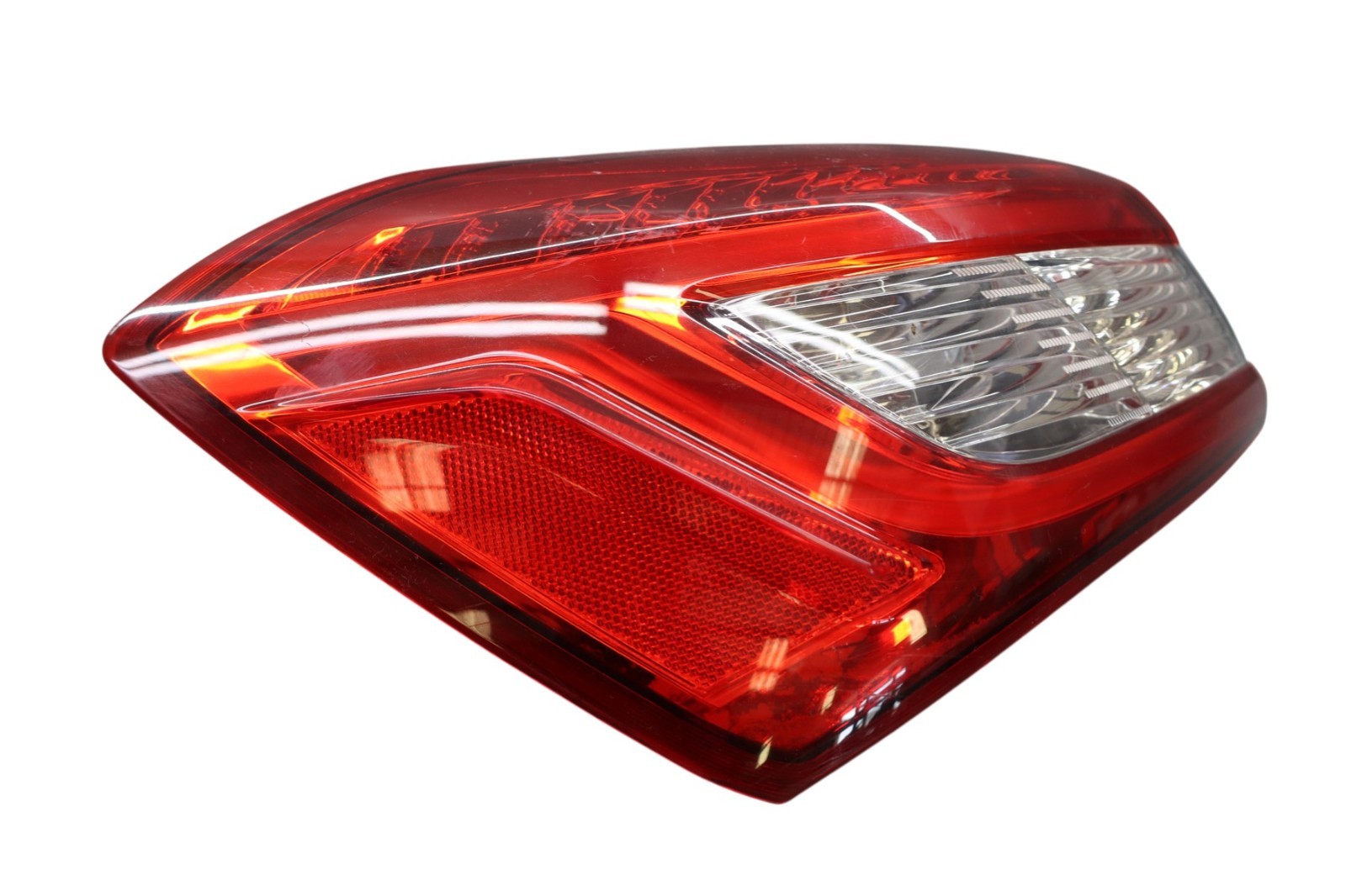 14-21 Maserati Ghibli Rear Left Driver Side Outer Taillight Lamp 6701071510 Oem