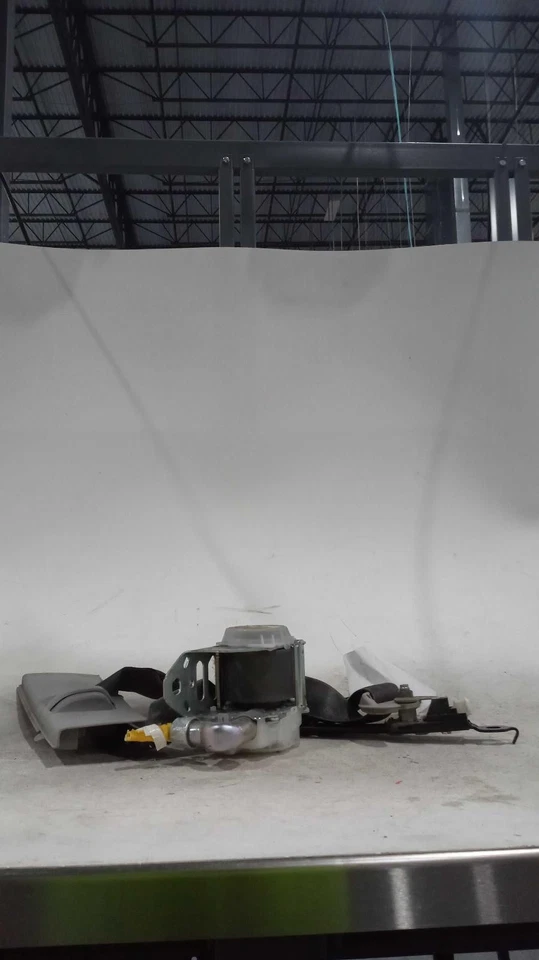 2013 Toyota Sienna OEM Grey Seat Belt 7322008040B1 184K Miles Foto 3 de 4