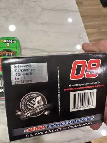 Brad Keselowski AUTOGRAPHED 2009 Go Daddy Nascar 1/24 Diecast COT #25 616 Made - Picture 6 of 6