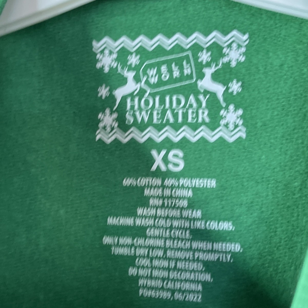 WellWorn Boy's XS Sweatshirt Remote Controls Santa Hat Reindeer X