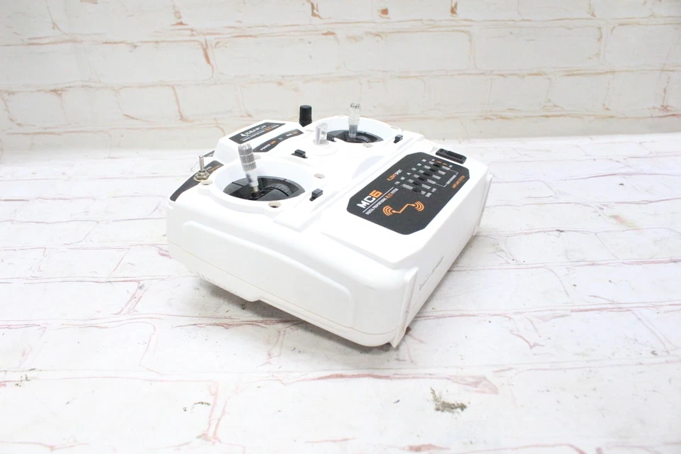 Antena integrada remota digital IdeaFly MC6 R/C blanca probada Foto 4 de 4