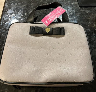 Betsey Johnson CBJ- 1132 Gray lil Hearts Bow Weekender Cosmetic Bag NWT