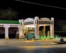 1939 SINCLAIR GAS STATION Color Photo  (231-D)