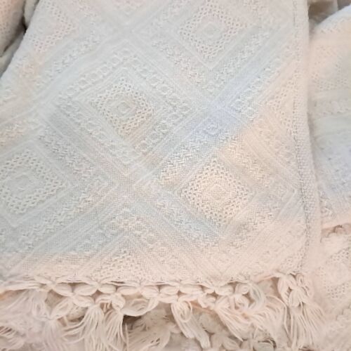 Vintage bedspread fringe cream off white diamond 92x112" queen king coverlet - Picture 6 of 7