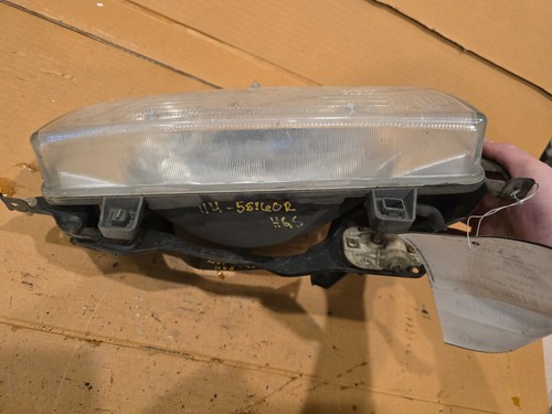88-92 TOYOTA COROLLA HEAD LIGHT RIGHT - Picture 2 of 6