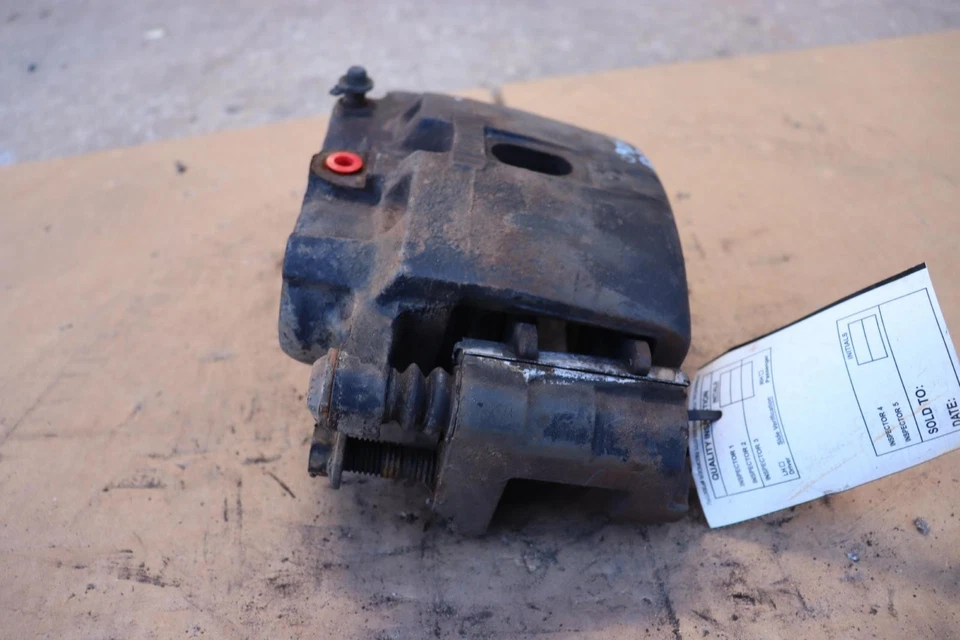 2000-2006 CHEVY TAHOE FRONT RIGHT PASSENGER SIDE BRAKE CALIPER OEM - Image 4 of 4