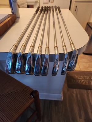 Wilson Sam Snead Blue Ridge Iron Set 8 Pc. 3-9 PW  Unilite Steel Shaft RH