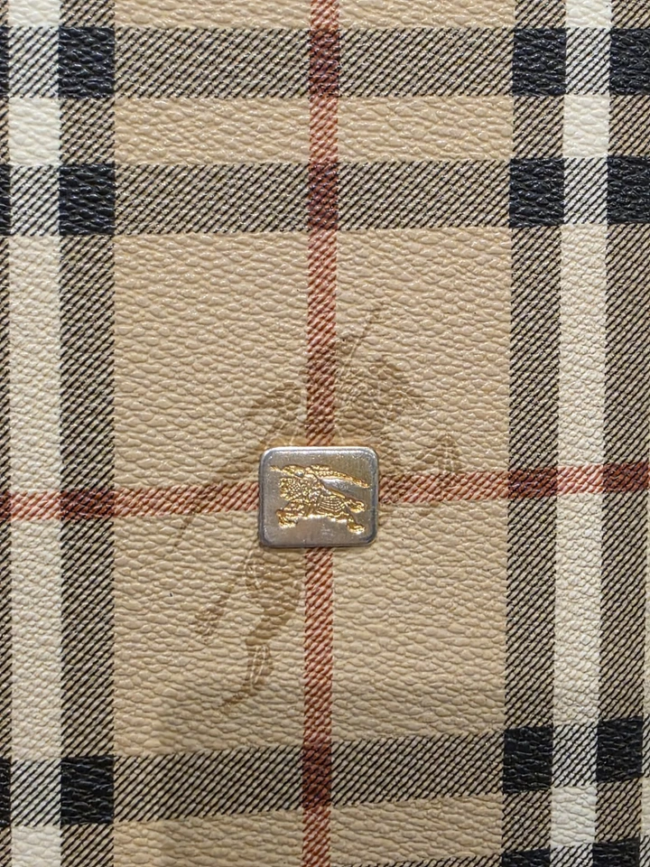 Cartera larga Burberrys clásica a cuadros con cremallera Foto 2 de 4