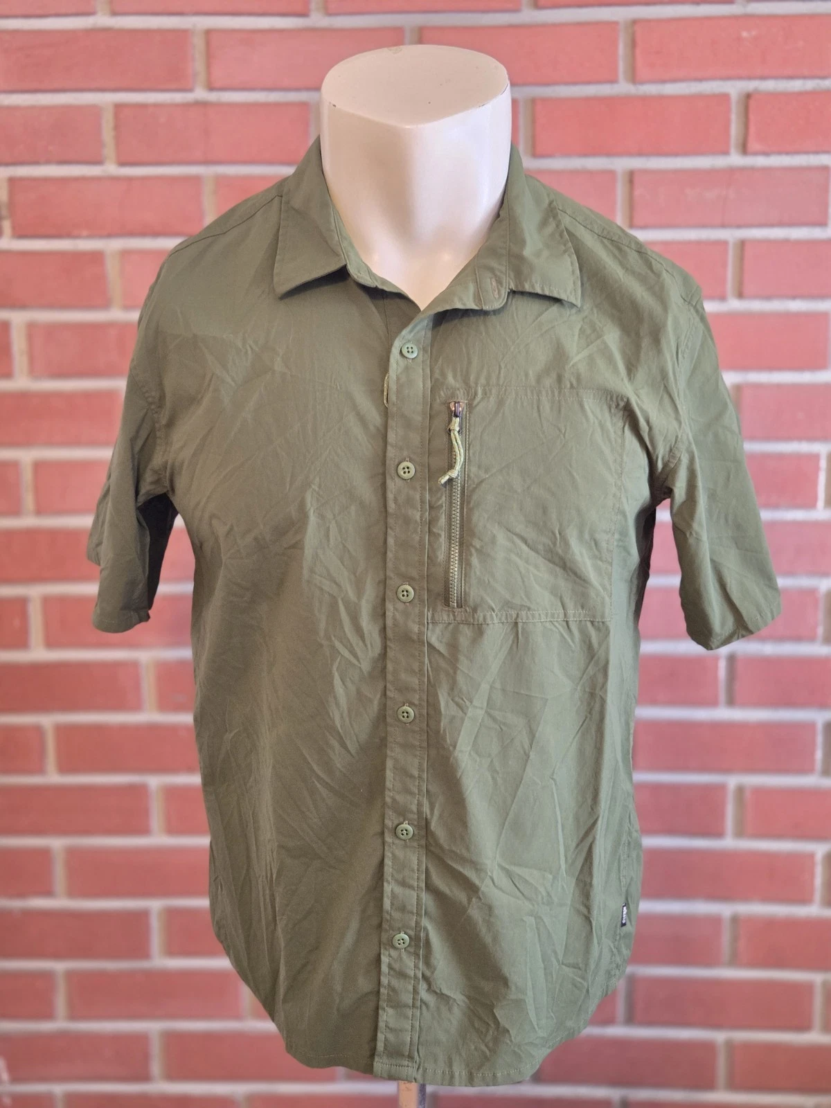 REI Short Sleeve Button Front Nylon Spandex Collared Hiking Mens Large Shirt EUC