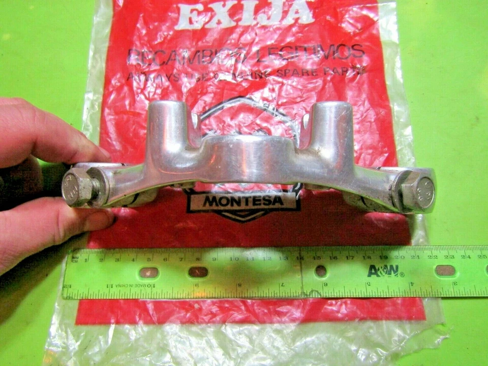 Suporte triplo Montesa Enduro 125 L árvore superior p/n 2630.010 48M 1977-1980 - Imagem 4 de 4