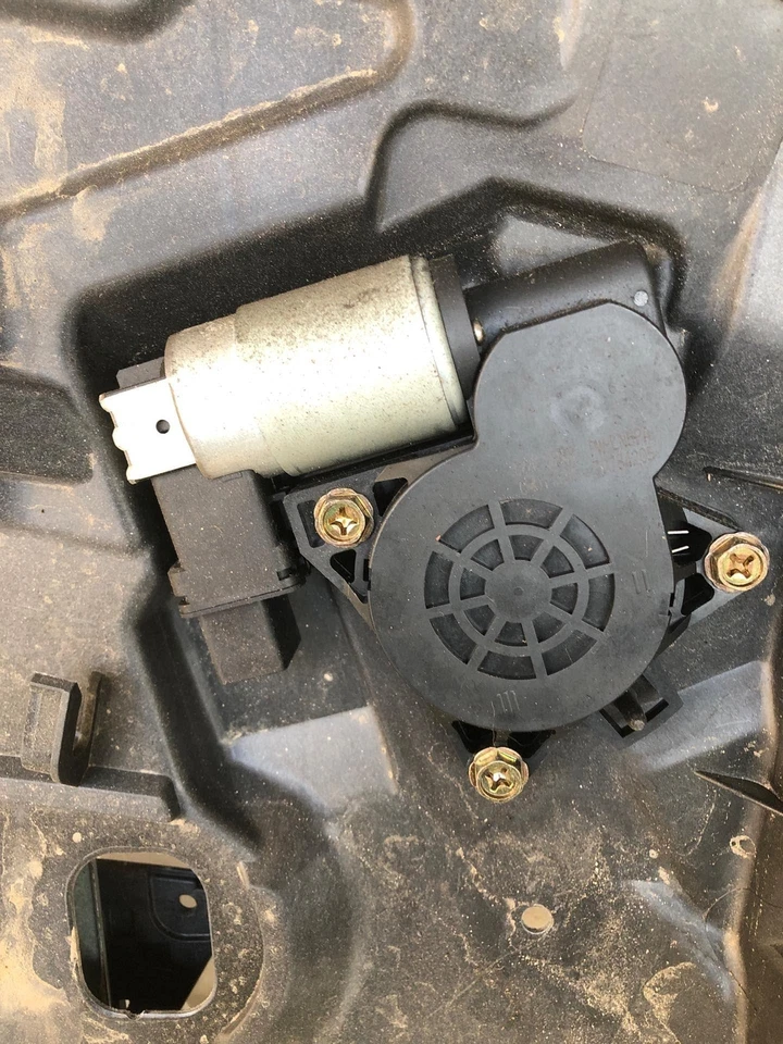 2004 MAZDA 3 Front Door Regulator with Carrier and Door Handle LH OEM - Image 3 of 4