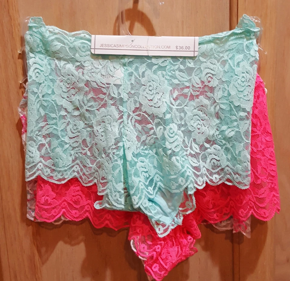 Paquete de 3 pantalones cortos Jessica Simpson de encaje para niños (rosa/lt. Estampado de mariposa azul/blanco) - $36 Foto 2 de 3