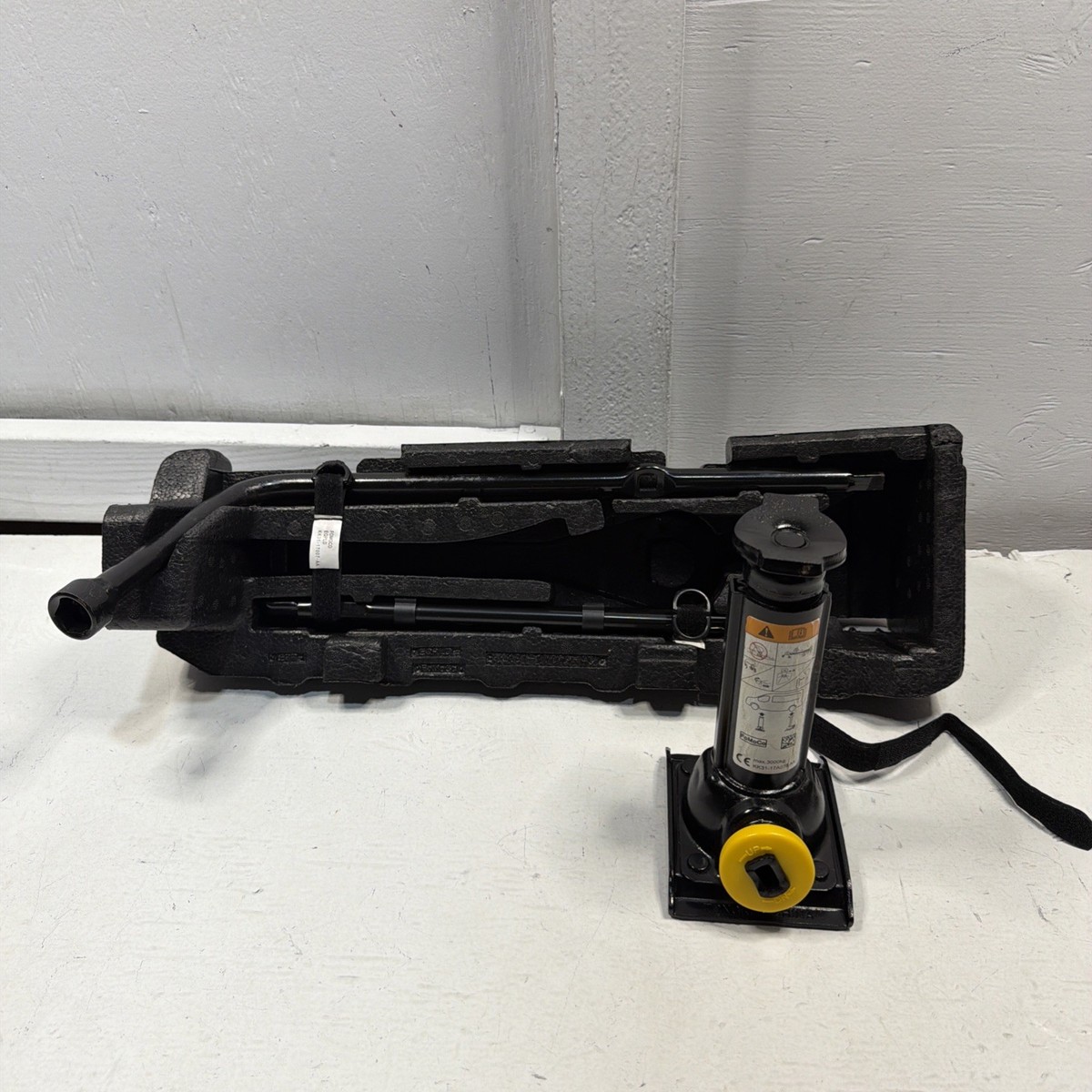 【Ysk】 2020-2026 Ford Transit 150 250 350 Bottle Jack w/Tools SET KK31