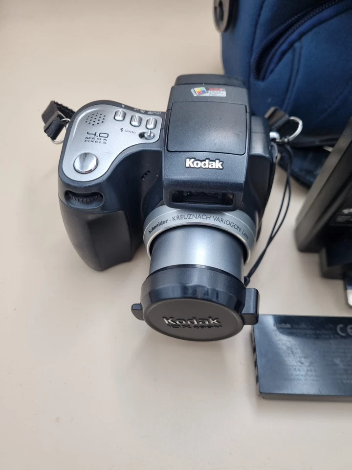 Kodak EasyShare P850 Compact Digital Bridge Camera 5.1MP 12x Optical Zoom - Image 3 of 4