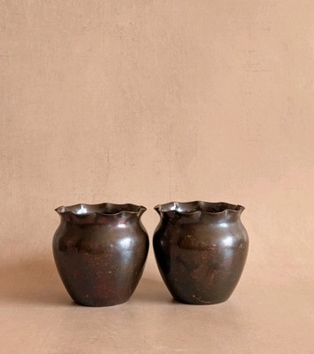 Vintage antike kleine gewellte Kupfervasen, 2er Set, Kunsthandwerk