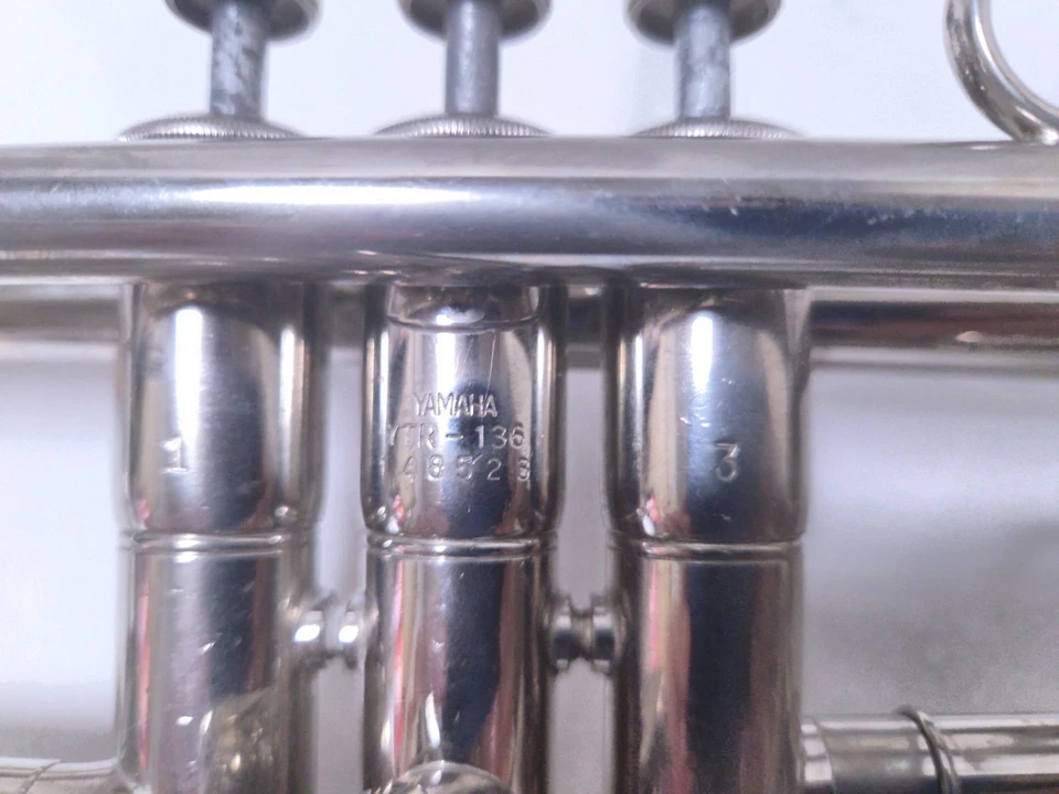 Tromba Yamaha YTR-136 colore argento modello per principianti e studenti... - Immagine 3 di 4
