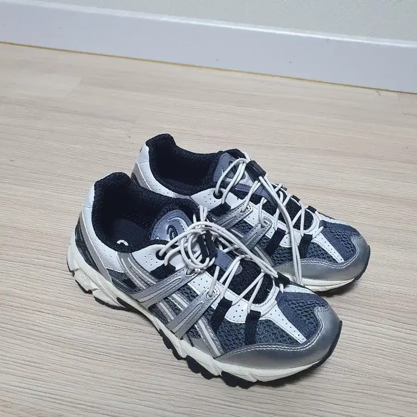 Asics Gel Sonoma 15-50 Running Shoes - Size 235, Grey thumbnail 3