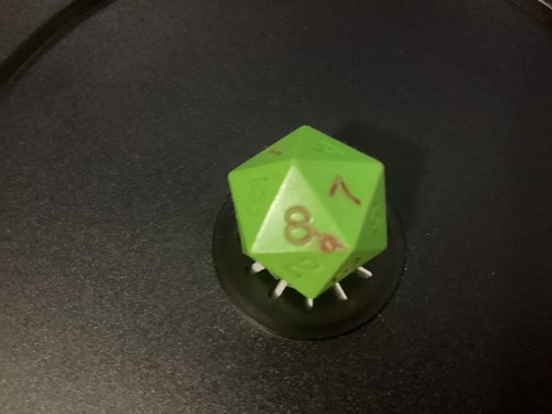 TSR Vintage Light Green 20-sided Die (d20) Dungeons and Dragons--NOTE Blemish - Picture 2 of 3