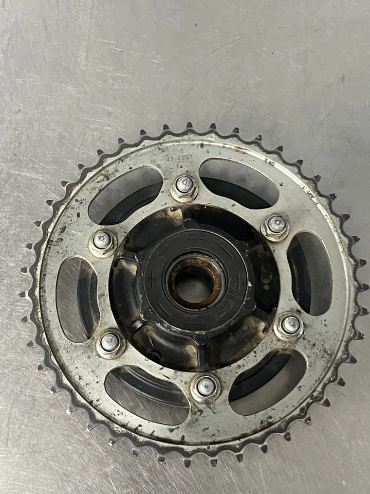 Piñón trasero y soporte Suzuki GSXR 600 750 2011-2023 45 dientes 525 Foto 2 de 3