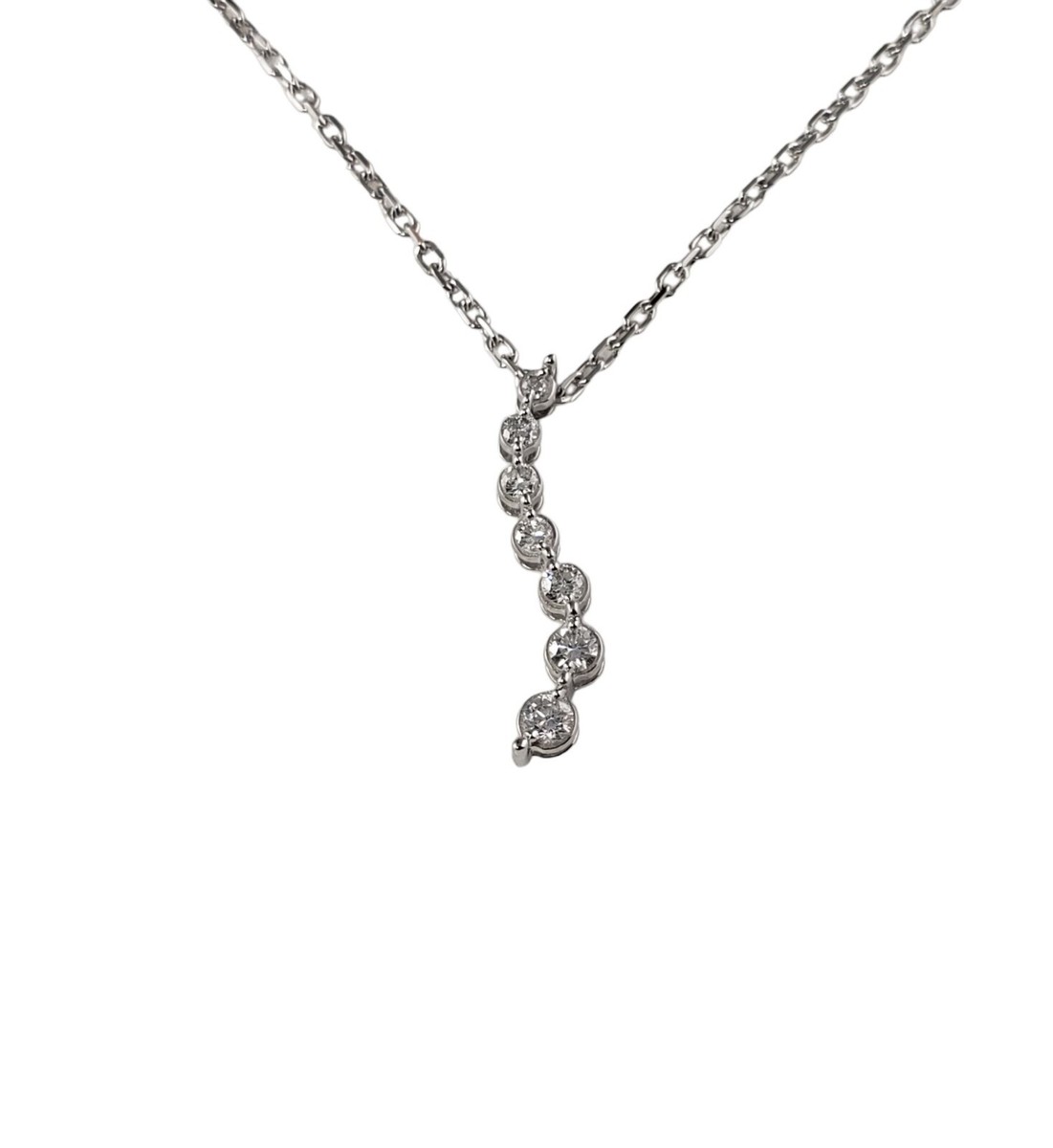 Vintage 14 Karat White Gold and Graduated Diamond Pendant Necklace