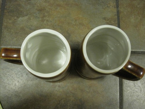 HALL USA ~ PAIR OF VINTAGE STEINS / MUGS / TANKARDS ~ BROWN, EUC - Picture 3 of 4