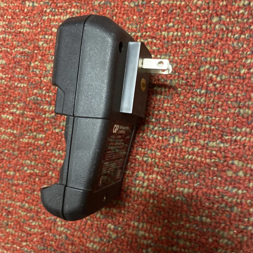 Cargador de batería GP NiCd NiMH ~ Clase 2 ~ GPKB34P ~ Foto 3 de 3