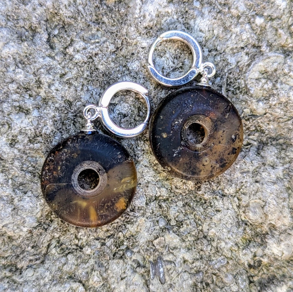 Pendientes hechos a mano de ámbar báltico natural negro donuts plata de ley 925 Foto 3 de 4