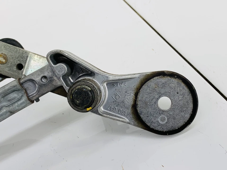 09-11 MERCEDES BENZ SLK300 FRONT WINDSHIELD WIPER WASHER ARM TRANSMISSION OEM - Image 4 of 4