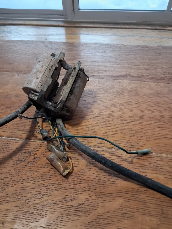 Bobinas de encendido Honda SL350 1970 con montaje para piezas o reparación.   Os168 Foto 4 de 4